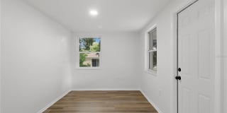 5165 GREENWOOD STREET Gallery 18