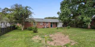 Charming 3-Bedroom Home with Fenced Yard – Convenient Location! Charming 3-Bedroom Home with Fenced Yard – Convenient Location! Gallery 21