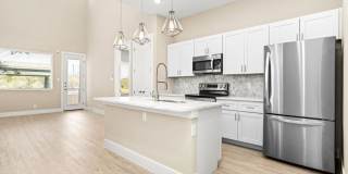 Luxury 3/2.5 Townhome Gallery 8