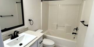 Beautiful Remodeled 3 bed, 2 bath home in convenient El Mirage neighborhood! Gallery 13