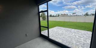 Spacious 5-Bedroom Riverview Home Gallery 74
