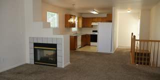 Cozy & Spacious 3-Bedroom Townhome In Fort Collins Cozy & Spacious 3-Bedroom Townhome In Fort Collins Gallery 5