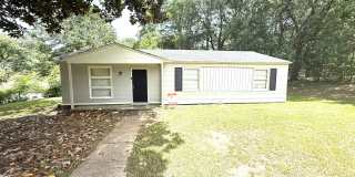 ** 3 Bed 1 Bath located in Forrest Hills ** Call 334-366-9198 to schedule a viewing Gallery 1