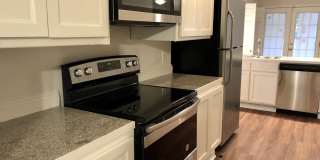 Totally updated 3br/2ba cottage by LSU with all new appl, 2nd house from River Road Gallery 1