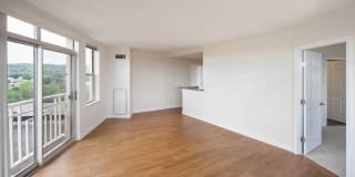 Cronin's Landing Gallery 70