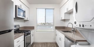 Laurel Pointe Gallery 1