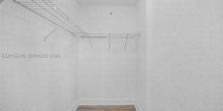 7501 E Treasure Dr Gallery 23