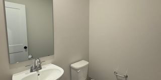 Beautiful End Unit Townhome in Griffith Lakes Gallery 5