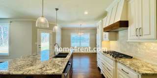 Nearly New Luxury Home in Blue Valley Schools! Gallery 13