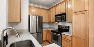 **RENT INCENTIVE!!** Freshly Updated 2BR/2BA Condo - Minutes to North Hills Gallery 7