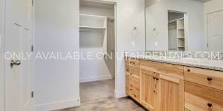 76 W 400 S Gallery 27