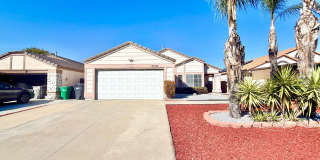 3 Bedroom Single Story Home w/ Spacious Backyard in Prime Location! Gallery 1