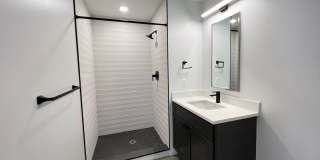 725 W Pratt Gallery 115