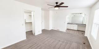 Spacious 5-Bedroom Sandy Home with Large Fenced Yard Spacious 5-Bedroom Sandy Home with Large Fenced Yard Gallery 20