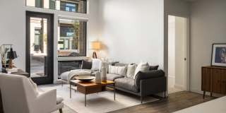 Pearl Gallery 3