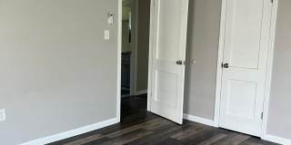 Spacious 3 Bed 1 bath home Gallery 12