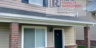 2 bedroom 1.5 bath Townhome - 1 Car Garage Gallery 1