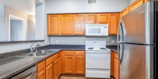 Upscale Condo in Highly Desirable Edge at Grayhawk! Available Now. Gallery 1