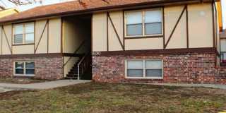 850 Sq Ft, 2-bedroom, 1-Bath Apartment in 4-plex near 29th & Wannamaker. Gallery 1