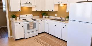 Cozy 2-Bedroom Home with Wood-Look Flooring & Washer/Dryer Hookups! Cozy 2-Bedroom Home with Wood-Look Flooring & Washer/Dryer Hookups! Gallery 1