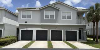Spacious 3-Bedroom Condo in Gated Magnolia Bay Community Spacious 3-Bedroom Condo in Gated Magnolia Bay Community Gallery 1