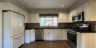 Beautiful 3-Bedroom Home with Remodeled Kitchen, Dual Living Spaces & Spacious Backyard Gallery 6