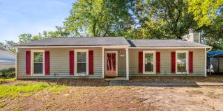 SW, Large Ranch home, Vaulted Ceilings, Fire Place, Fenced Yard! Gallery 1