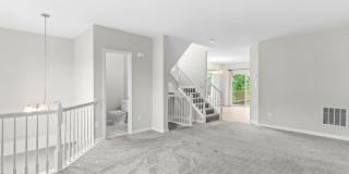 45426 Clarkes Crossing Square Gallery 14