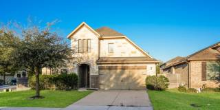 Bright, Spacious Living in an Inviting Home with Modern Finishes and Great Location Gallery 1