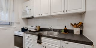 Quebec House Gallery 13