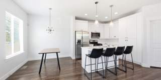 Waters Edge Townhome Gallery 1
