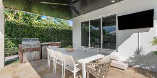 7810 Hawthorne Avenue Gallery 32