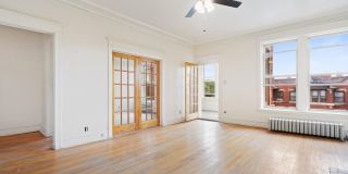 5126 S Greenwood Avenue Gallery 2