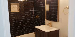 944 North Damen Avenue Gallery 9