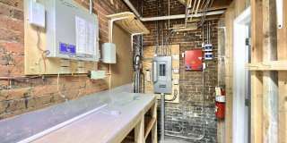 241 N FRANKLIN Street Gallery 17