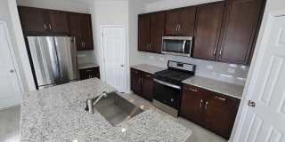 11253 MINNETTA Court Gallery 7