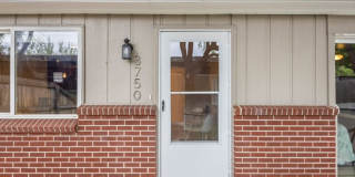 Bright West Highland Home with Modern Finishes!! Gallery 7