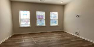 Room in 4 Bedroom Home at Planters Trace Ln Gallery 5