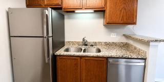 Beautifully Remodeled | 1 Bed · 1 Bath | Pet Friendly Gallery 9