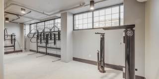CINQ Gallery 33