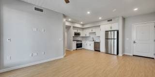 Downtown Ontario Luxury Apartments Gallery 35