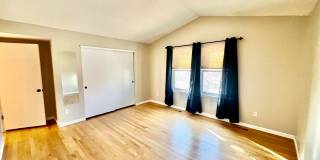 Beautifully Renovated Home Near Meadow Lake Park Gallery 11