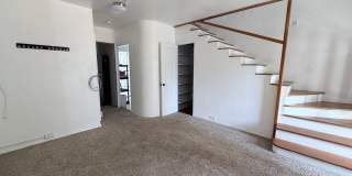 Spacious Two-Level 2BR/1BA Near Ritz-Carlton & Waikiki Beach Spacious Two-Level 2BR/1BA Near Ritz-Carlton & Waikiki Beach Gallery 1