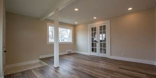 Super Cool and Unique 4 Bedroom / 1 Bath Home in Bellevue near Offut! Super Cool and Unique 4 Bedroom / 1 Bath Home in Bellevue near Offut! Gallery 1