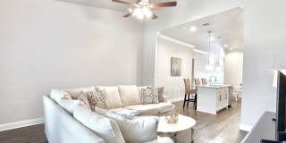 Elegant Townhouse in StoneLake Village – Stylish 3BR/2BA with Garage & Patio Gallery 10