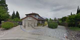 Large 4 bedroom, 3 bath house located on a large lot Gallery 1