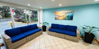 Diamond in the rough 1 bedroom with den in Honolulu! Gallery 12