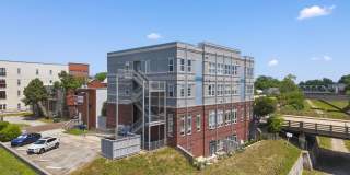 Bright & Character-Filled 2BR/2BA Condo in the Brooklyn Arts District Gallery 40