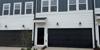Spacious 4BR Townhome in Durham Gallery 1