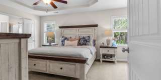 4 bedroom 2.5 bathroom home close to beaches, shopping, and Marine Corps Bases. Gallery 42